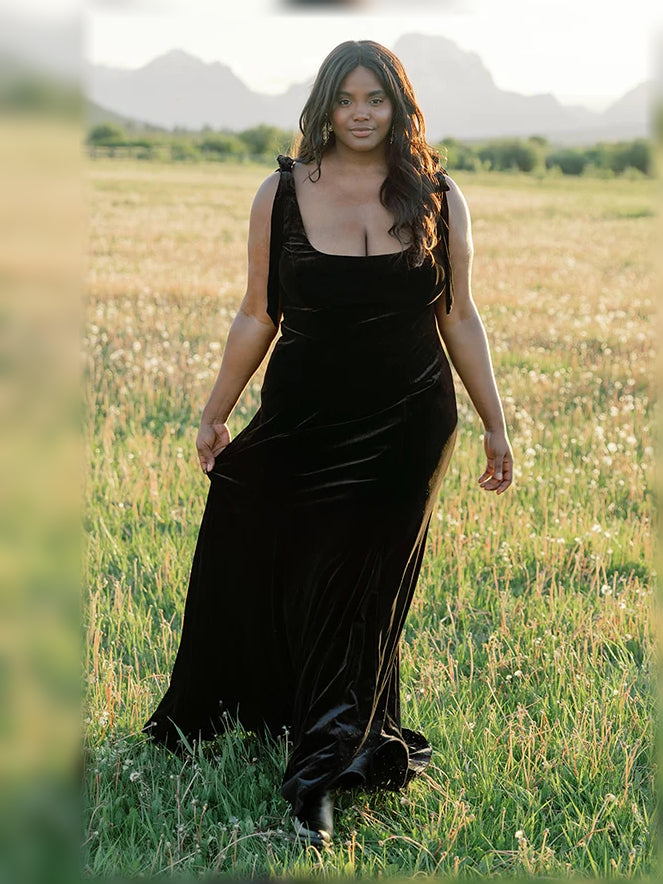 Black velvet mermaid bridesmaid dress with square neckline, sleeveless, floor length.