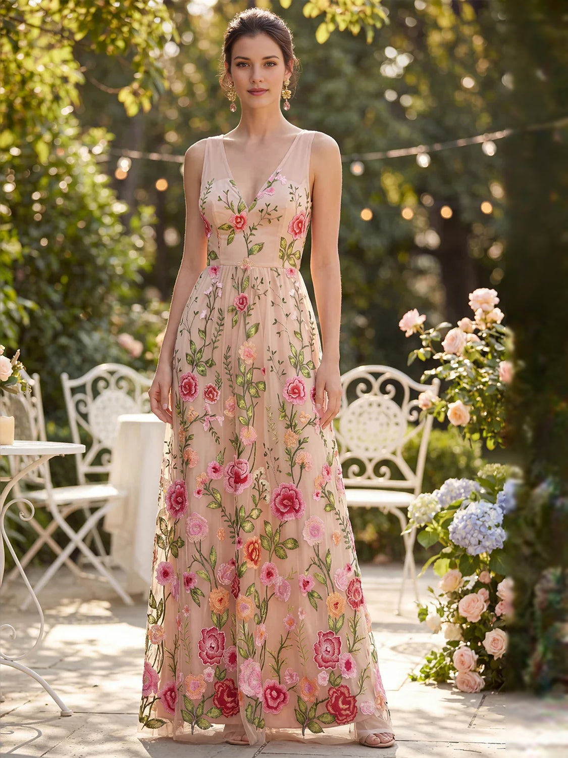 Floral embroidered V-neck A-line maxi tulle dress with spaghetti straps