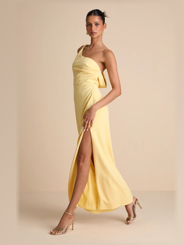 Light Yellow formal dress with column silhouette and maxi length