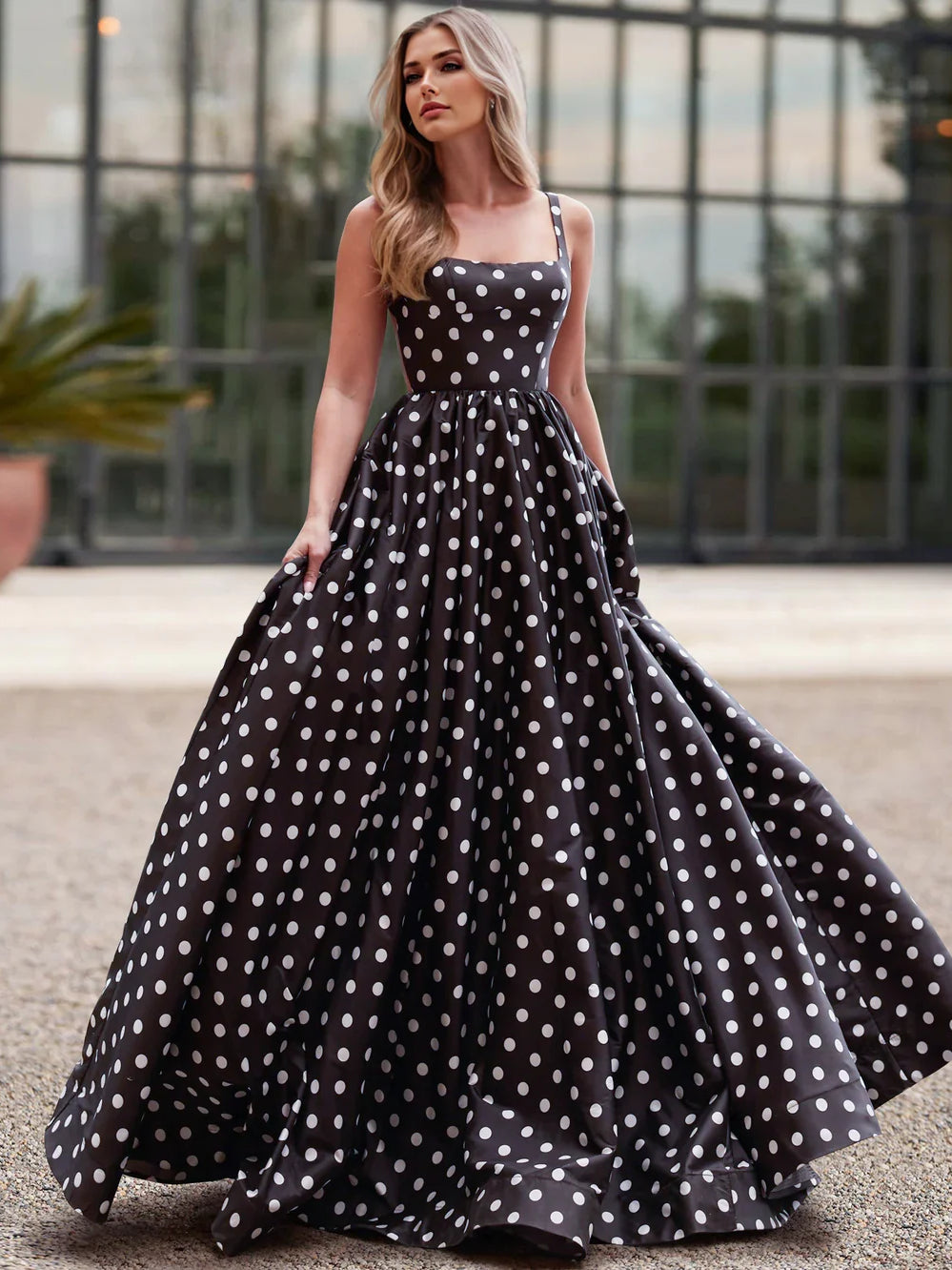 Black polka-dot square-neck A-line prom dress, sleeveless, full-length skirt
