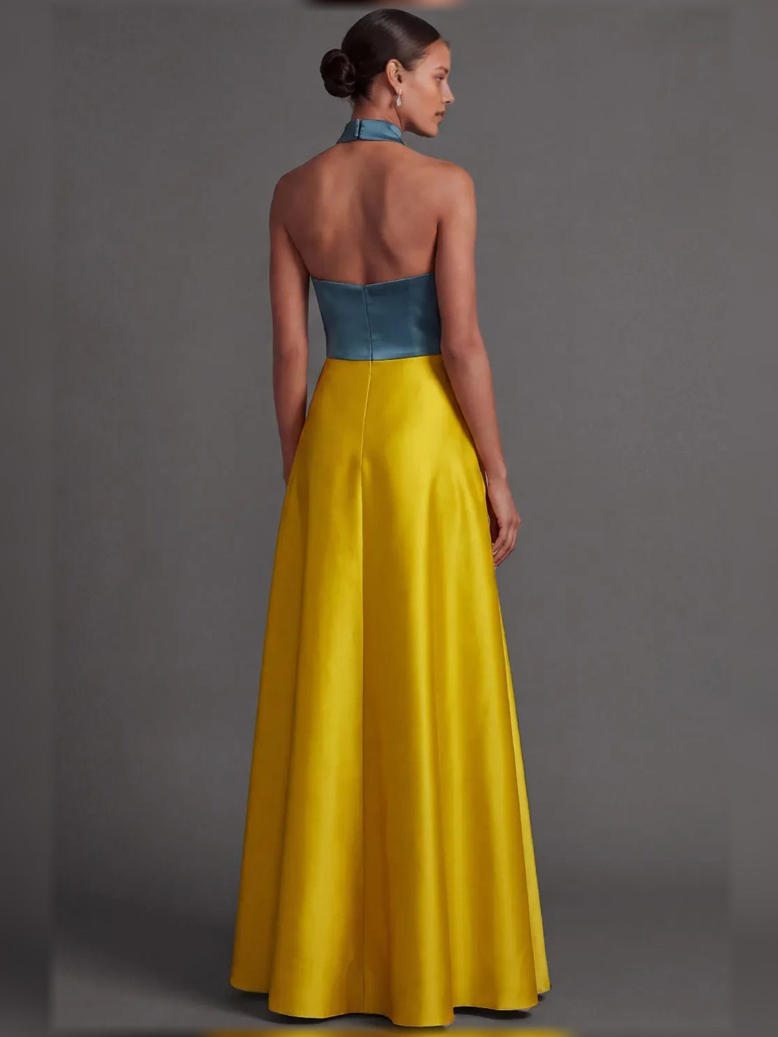 Two-tone halter neck formal dress with open back, floor-length skirt