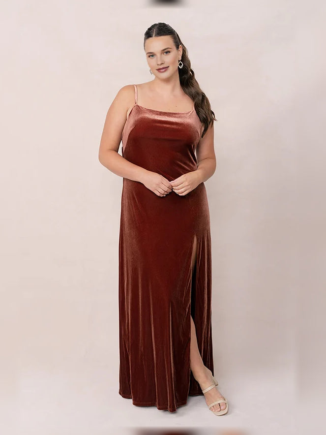 Rust-brown velvet bridesmaid dress with sleeveless scoop neck and front slit