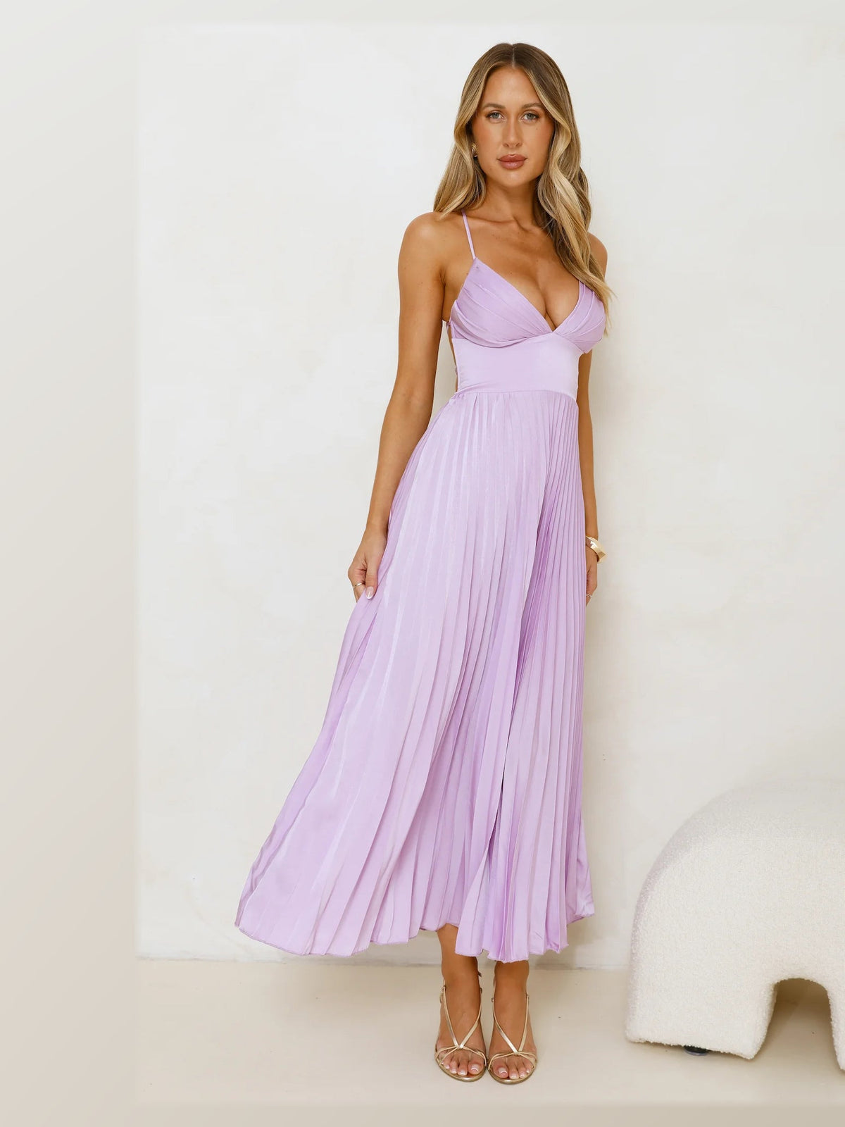 Lilac formal dress with satin construction and maxi hem