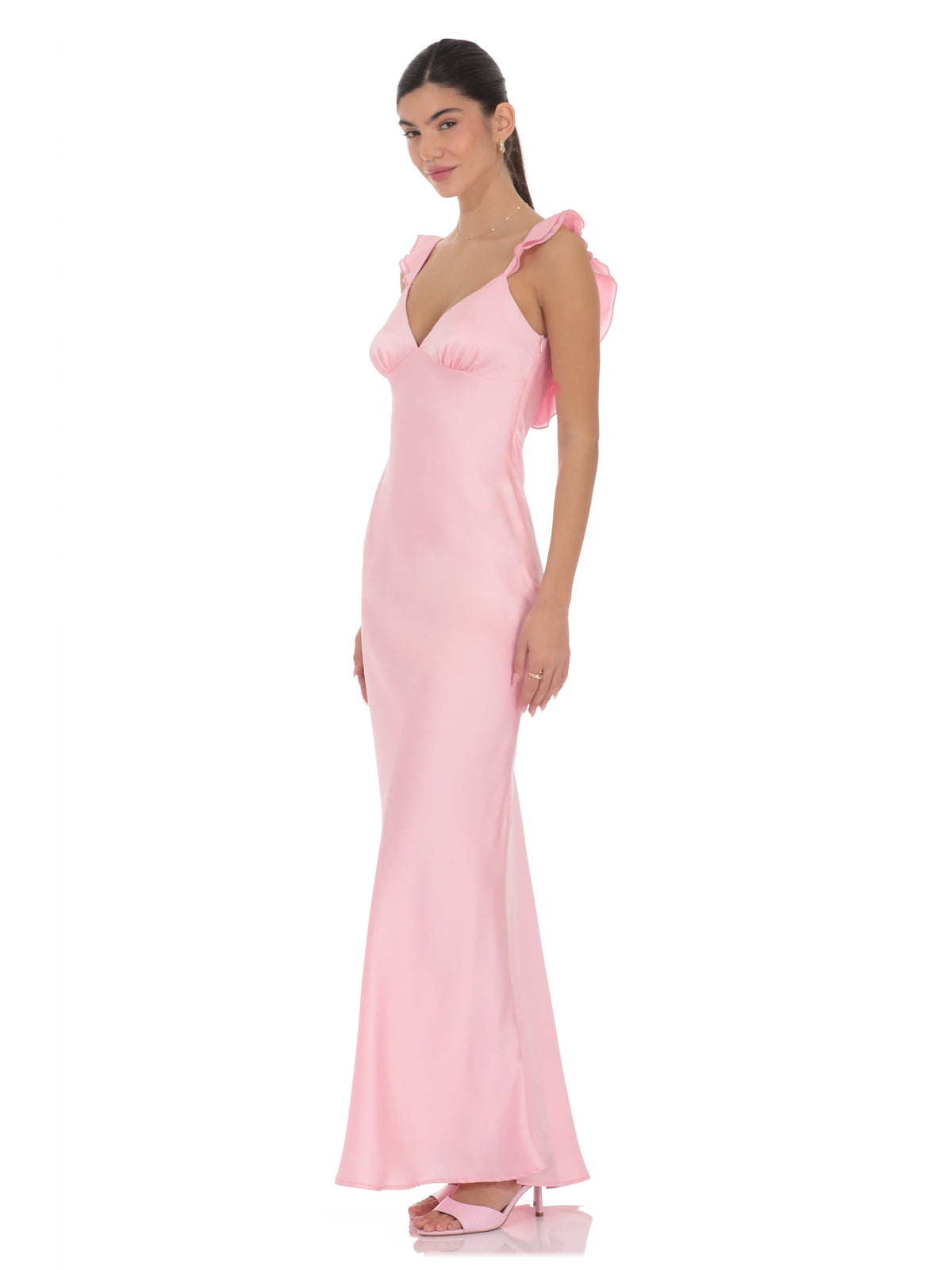 Pink bridesmaid dress with satin construction and maxi hem