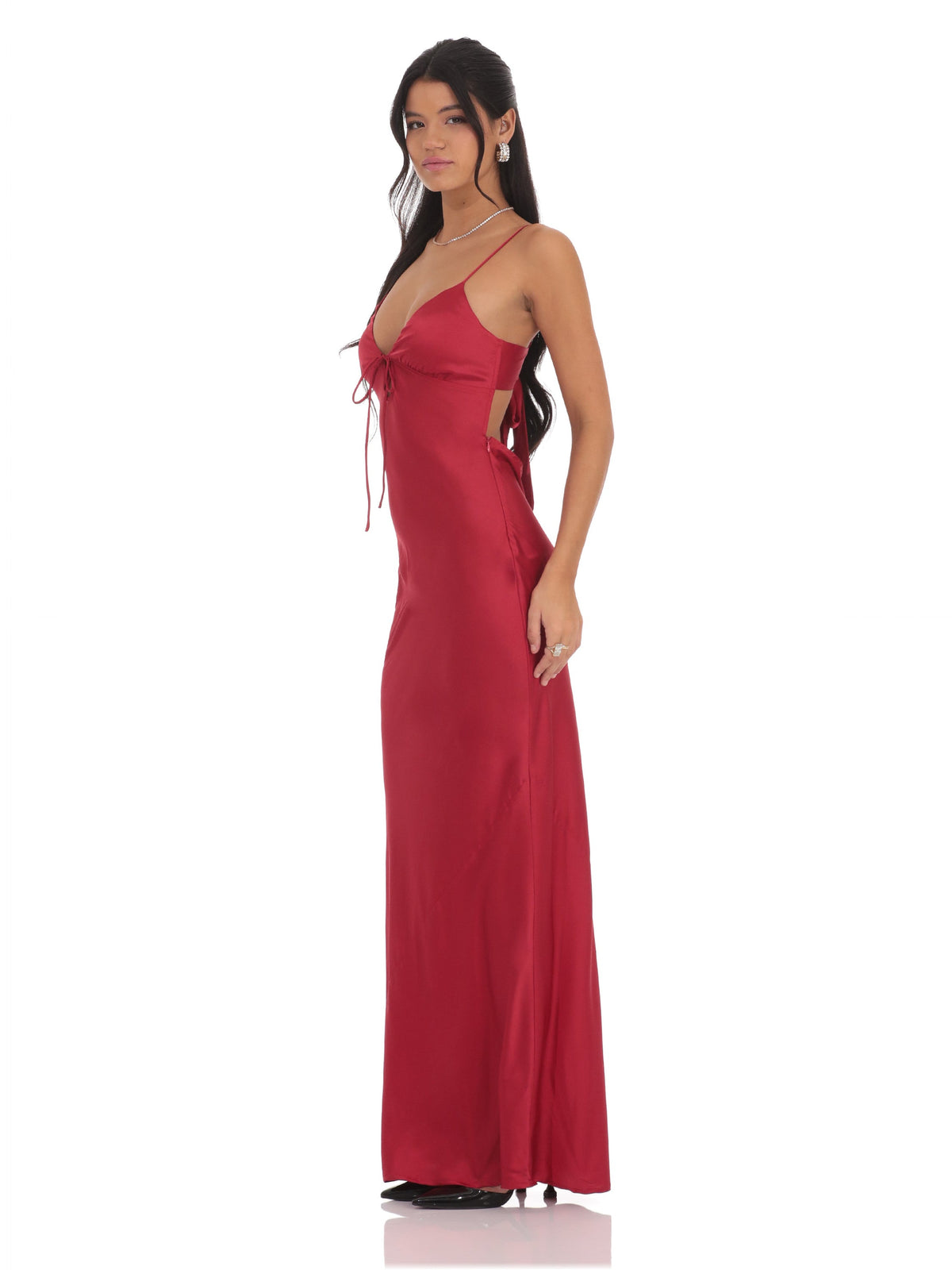 Red bridesmaid dress with satin construction and maxi hem