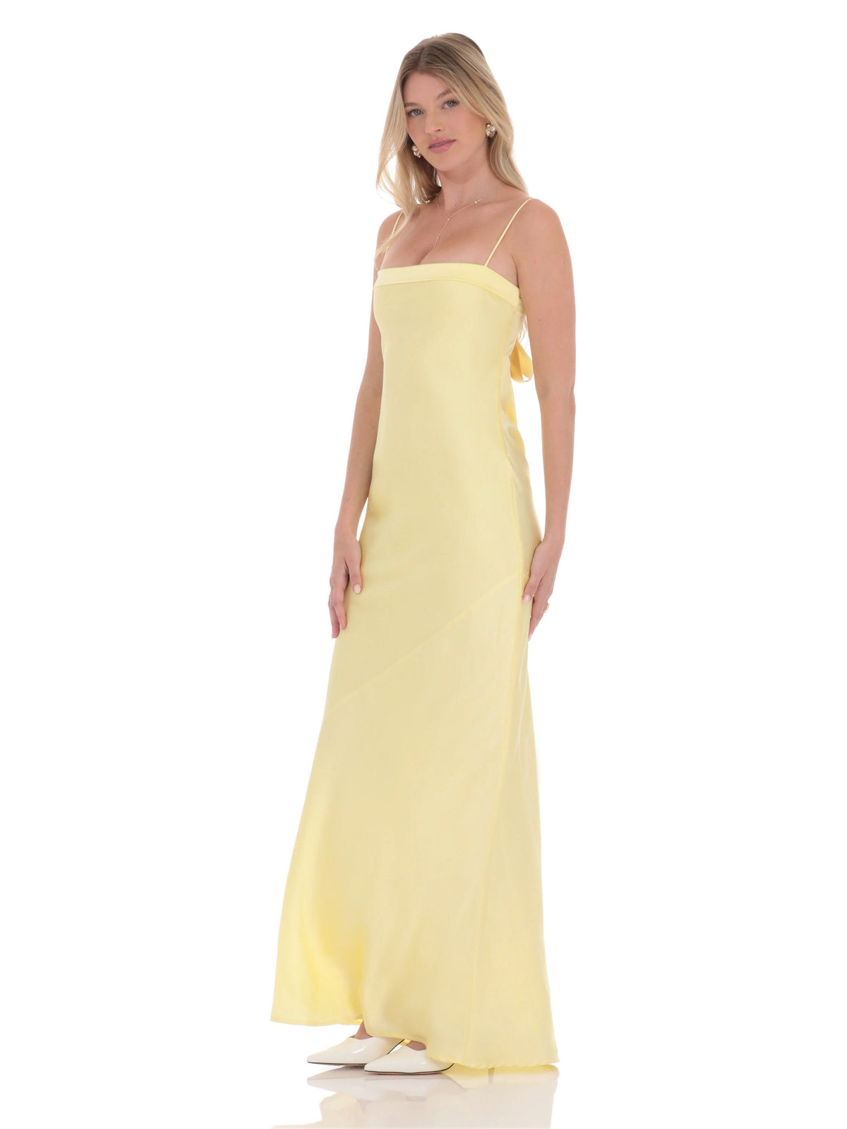 Yellow bridesmaid dress with satin construction and maxi hem