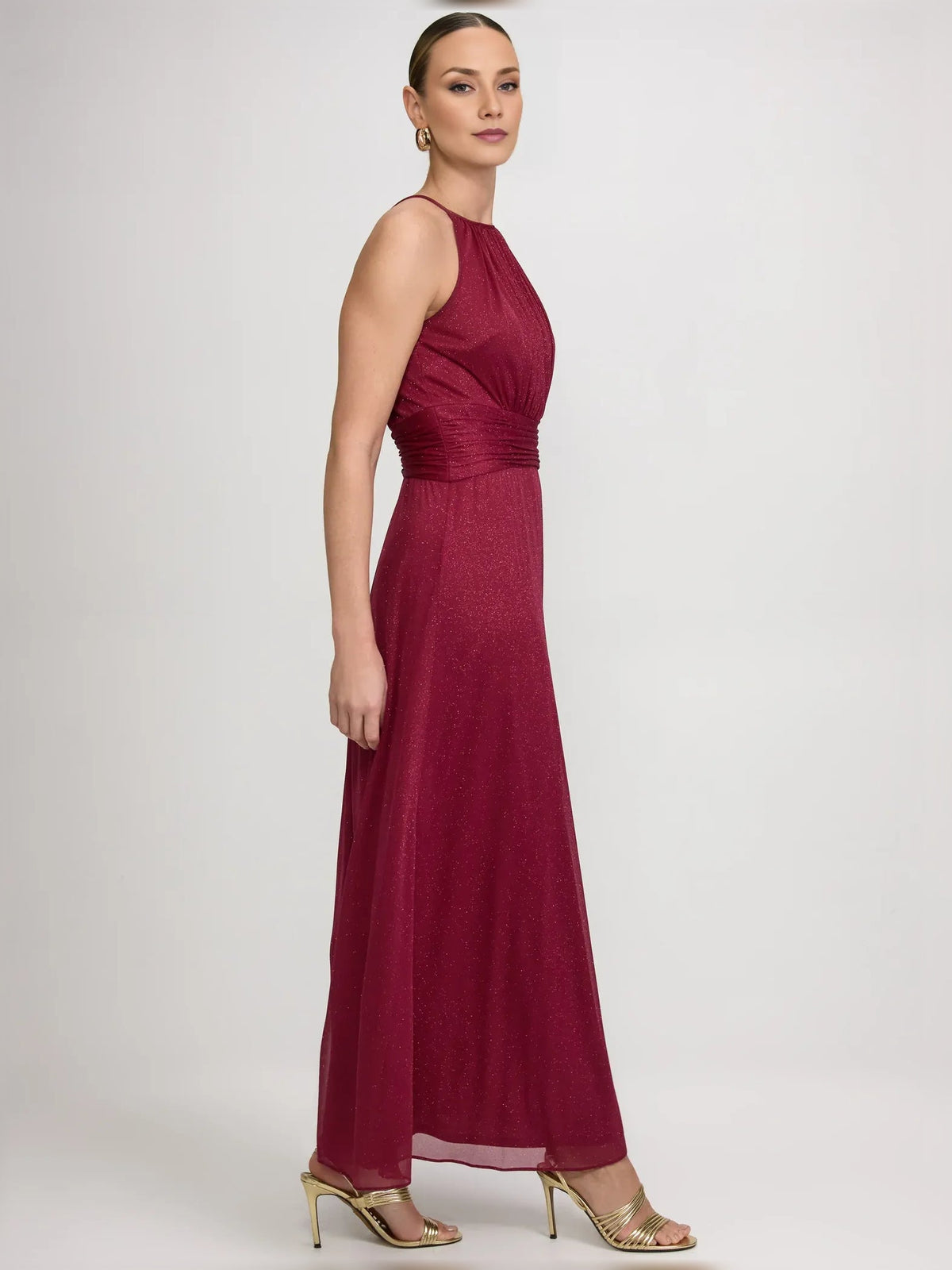 Burgundy halter-neck A-line formal dress with ruching, floor-length hem
