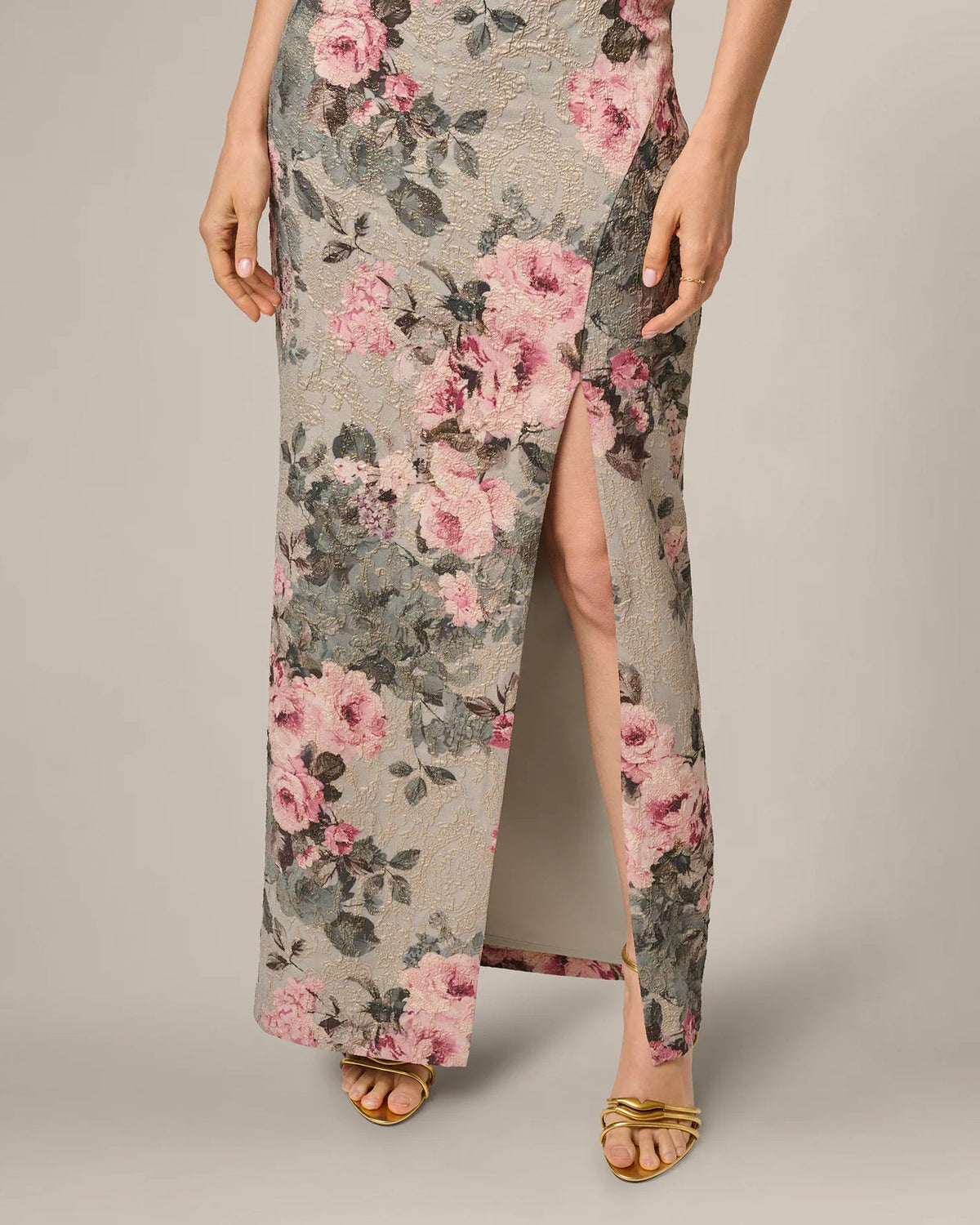 Floral print maxi sheath skirt with front slit and fitted seam details