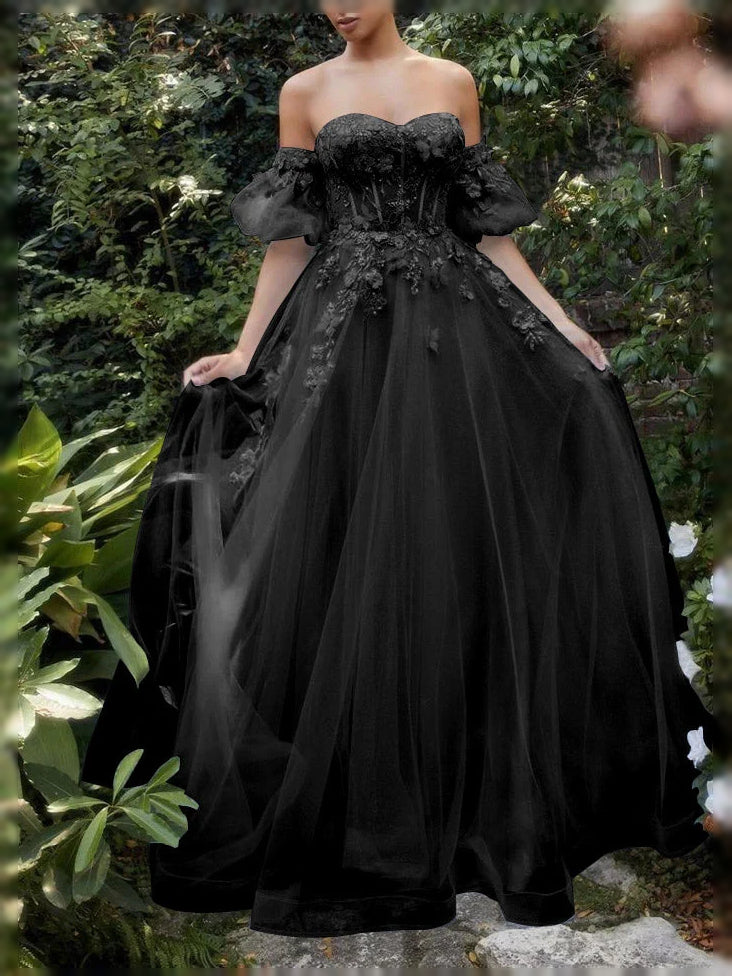 Floral sweetheart A-line maxi tulle prom dress in black, off-shoulder puff sleeves