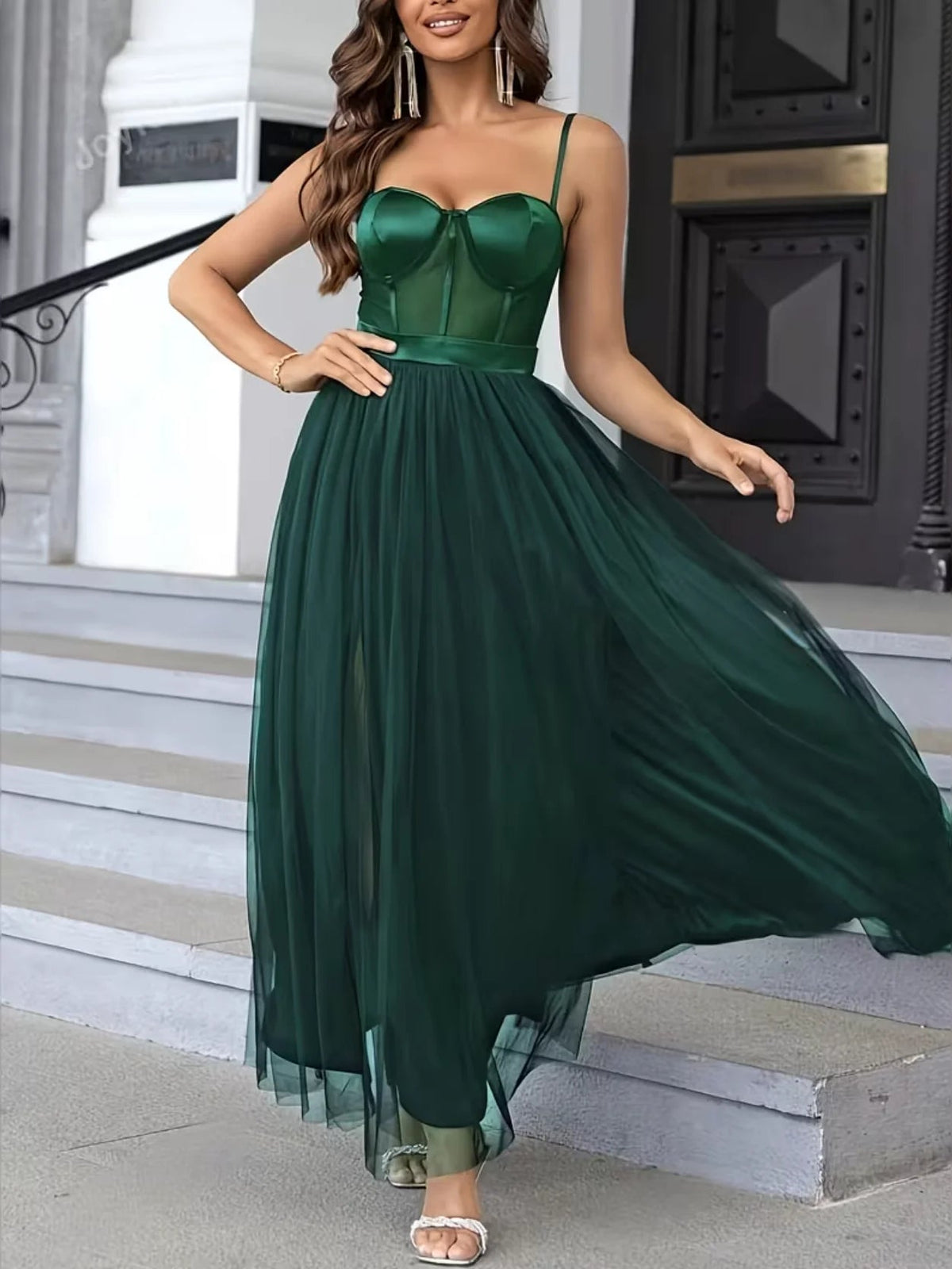 Dark green A-line maxi prom dress with sweetheart corset bodice and tulle skirt