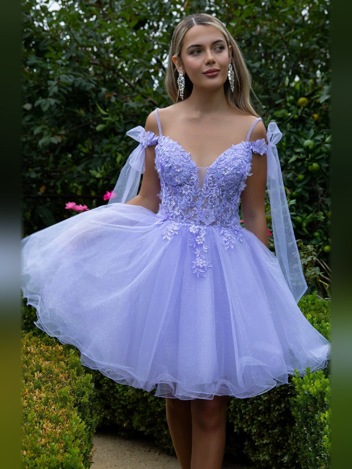 Lilac floral-applique V-neck A-line short tulle homecoming dress with bow straps