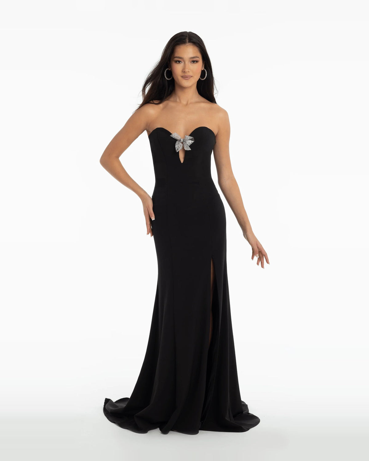 Black sweetheart trumpet maxi prom dress with side slit and jeweled bow at front