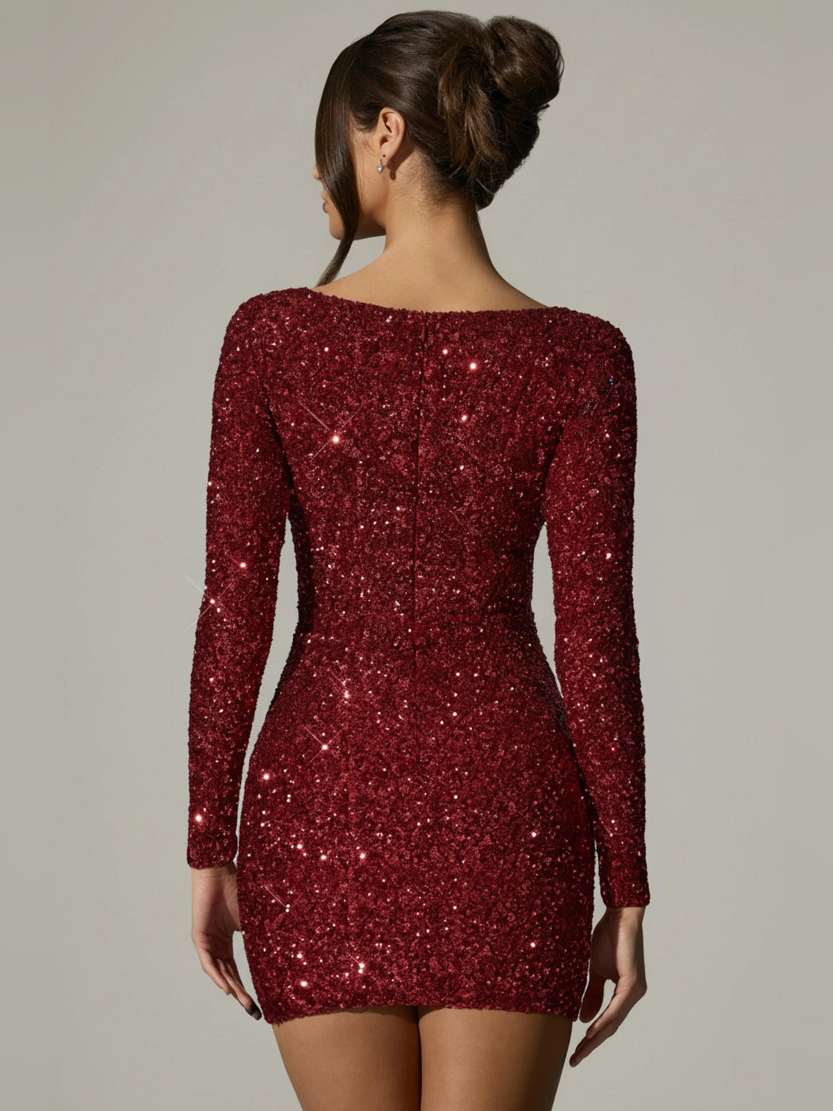 Short backless sequin dress with long sleeves, fitted, burgundy-red sparkle