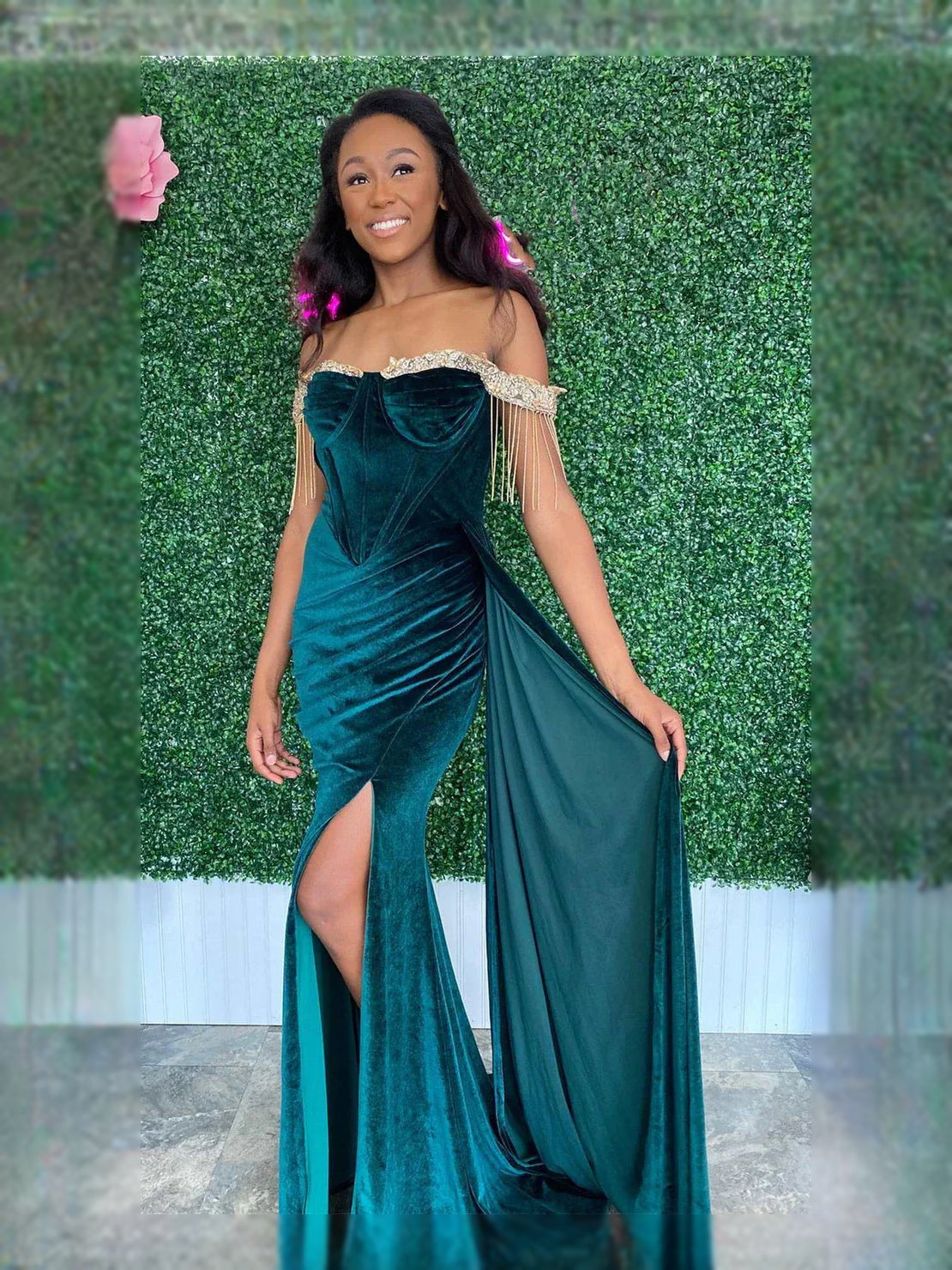 Emerald green velvet sweetheart mermaid prom dress with draped skirt and thigh slit