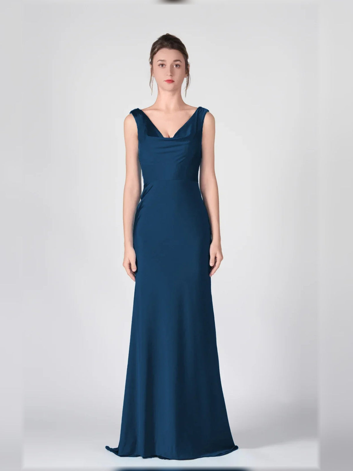Navy V-neck sleeveless mermaid floor-length formal dress